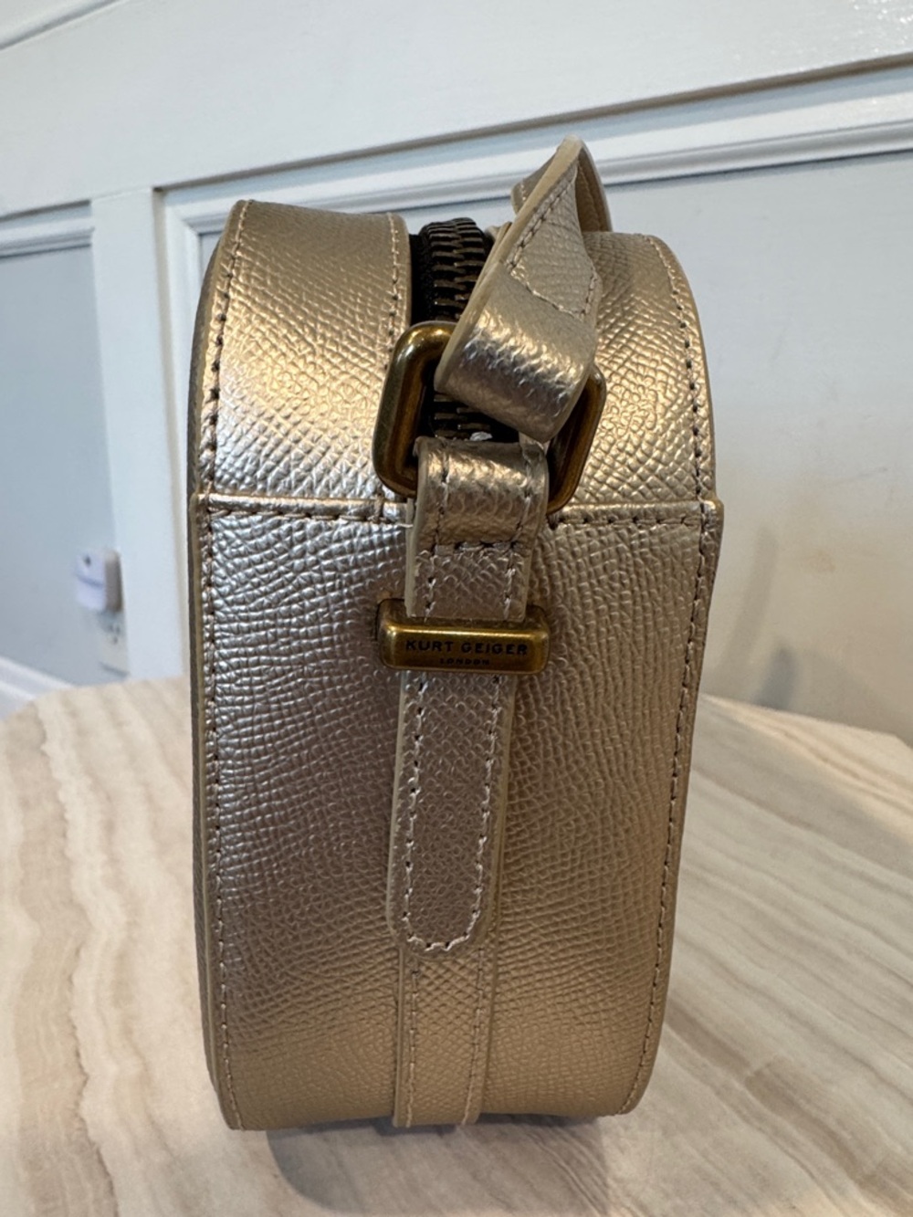Kurt Geiger Metallic Gold Richmond Leather Crossbody Bag - Picture 7 of 17